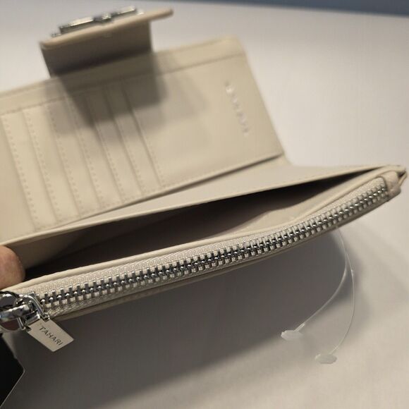 Tahari Bifold Wallet Wristlet NEW Multisection Cloud White Pebbled Faux Leather - Picture 8 of 13
